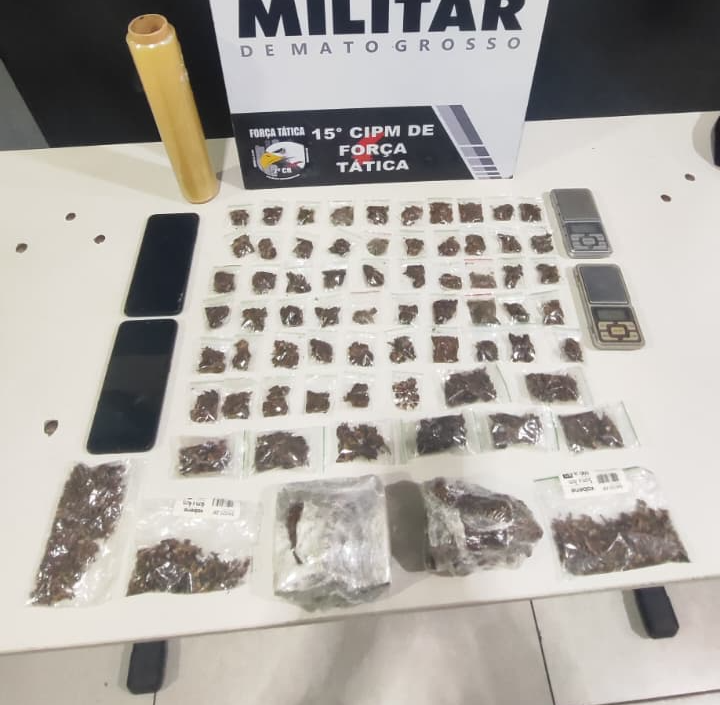 Força Tática prende dupla por tráfico e apreende mais de 100 porções de drogas em Várzea Grande - 